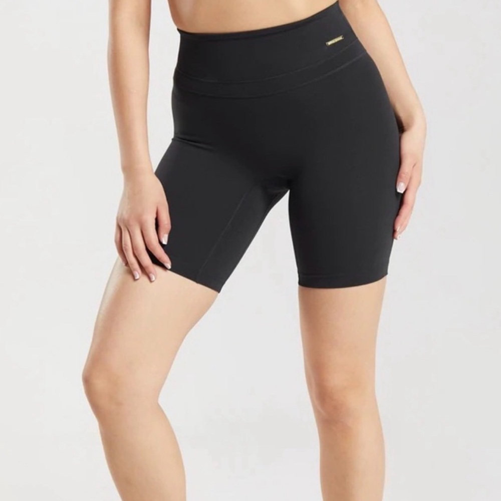 Gymshark Women's WHITNEY SIMMONS VS CYCLING SHORTS V3  BLACK